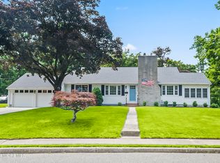 30 Rose Ct, Eatontown, NJ 07724