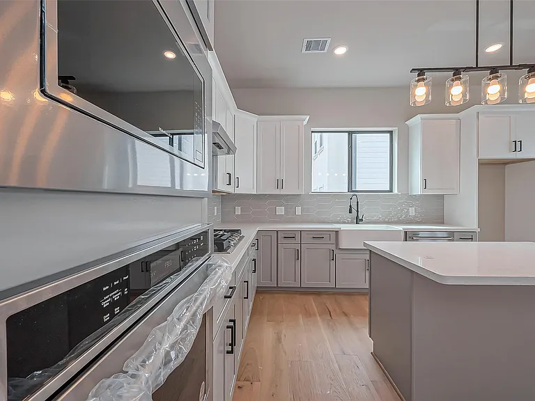 1222 W 24th St #D — Photo 14