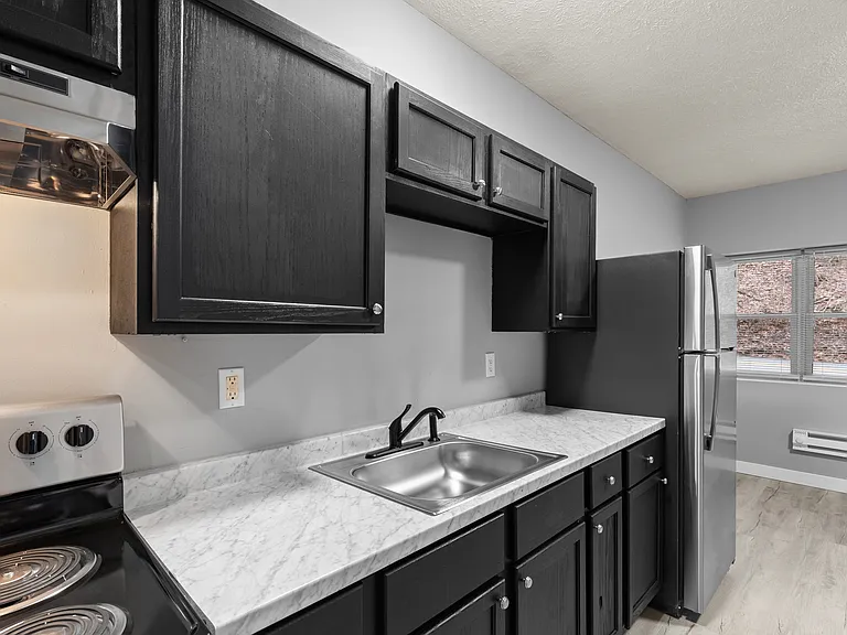 Brookhaven Apartments — Photo 14