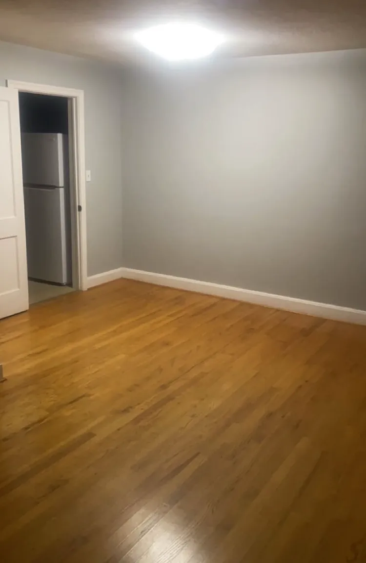 3 bed, 1110 sqft, $1,950 — Photo 2