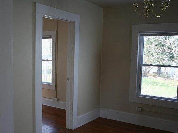 5th image of 719 Hickory Ave