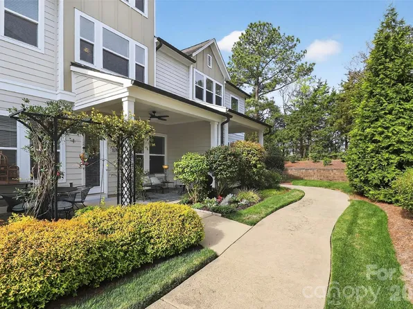9106 Catherine Woods Pl, Charlotte, NC 28277