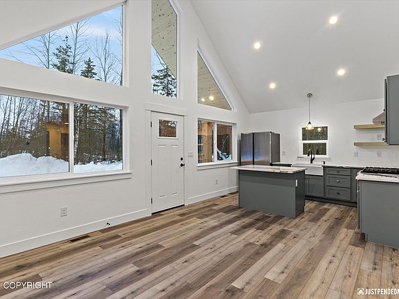 5th image of 5515 N Wildwood Dr