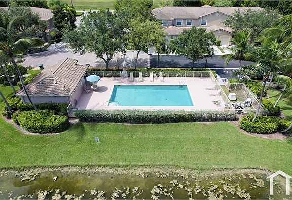 3rd image of 8549 W Southgate Shores Cir