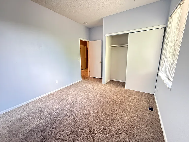 7070 Mountain Creek Grv — Photo 10
