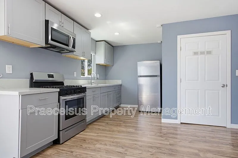 2 bed, 1.0 bath, 1000 sqft, $2,795 — Photo 4