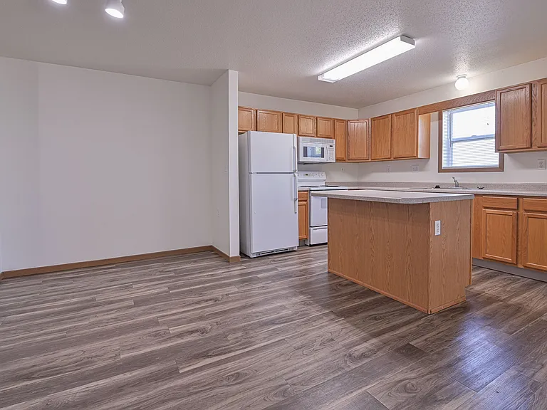 West Ridge Apartments — Photo 10
