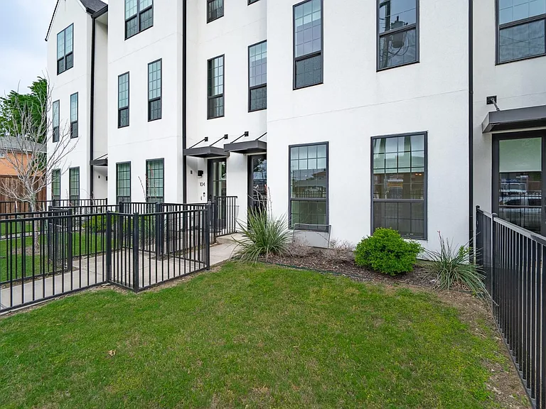4808 San Jacinto St #101 — Photo 3