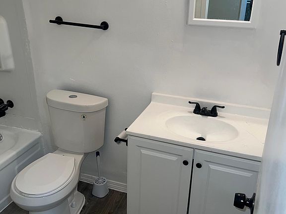 5th image of 3303 Wood Ave #20