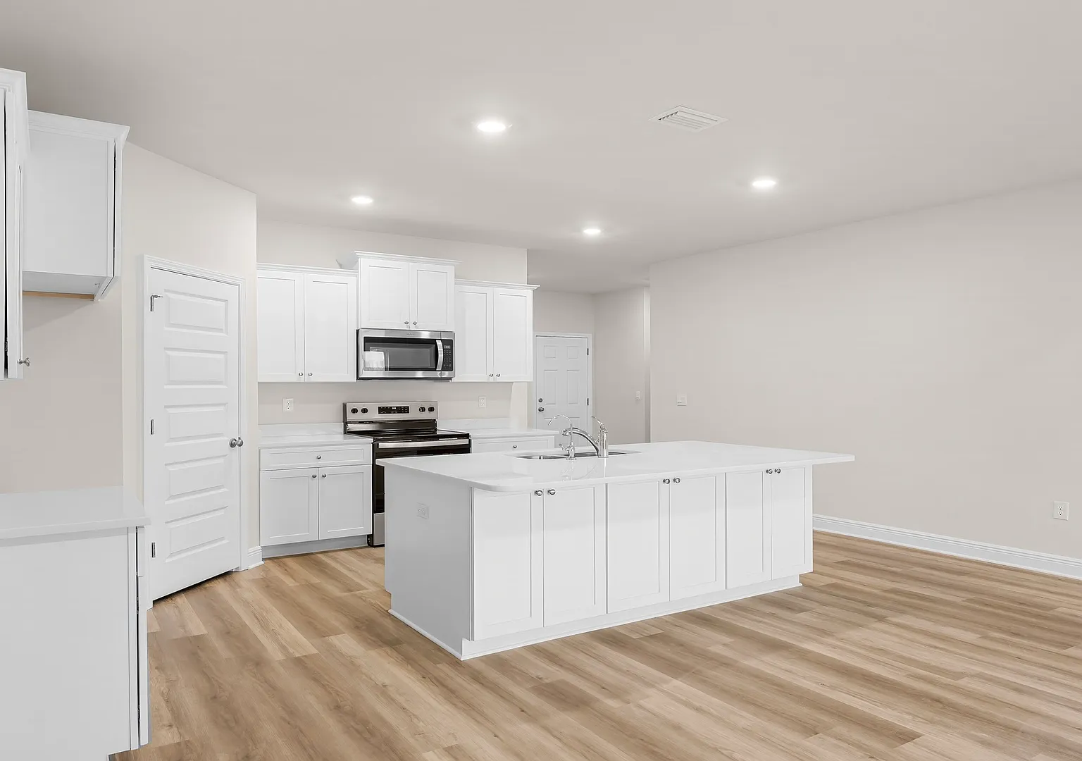 4 bed, 1812 sqft, $2,395 — Photo 4