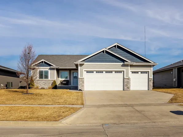 301 31st St SE, Altoona, IA 50009