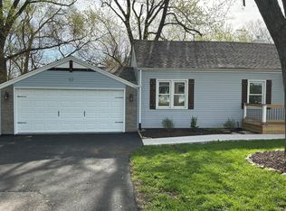 63 Deerpath Rd, Merrillville, IN 46410