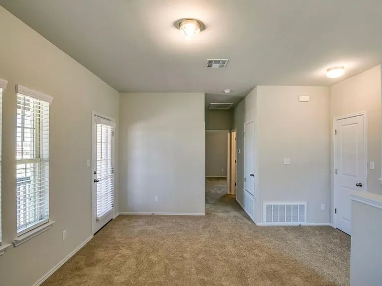 129 Goldfinch Dr — Photo 26