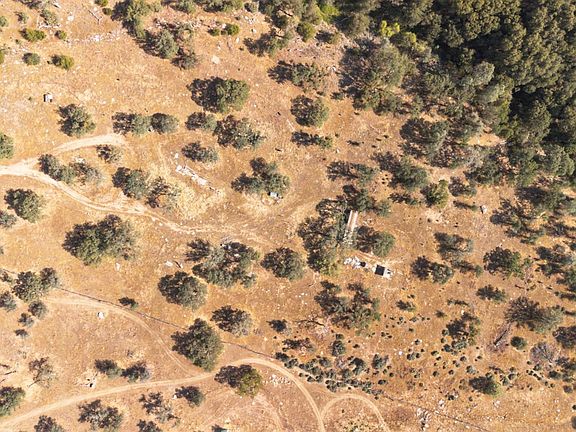 5th image of 42387 Indian Creek Rd