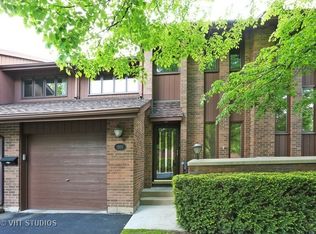 1203 Beau Dr, Park Ridge, IL 60068