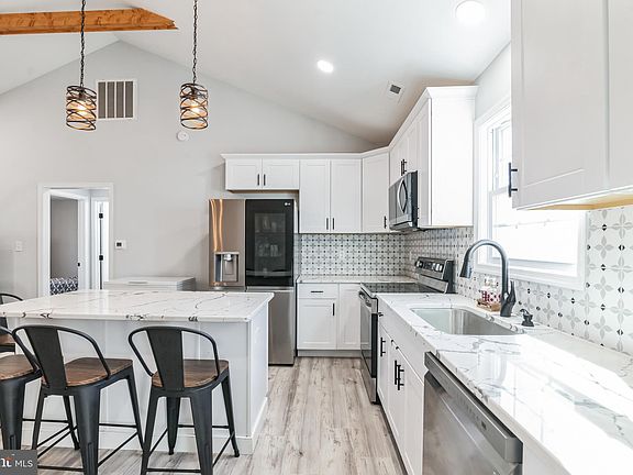 3rd image of 26264 Dogwood Dr