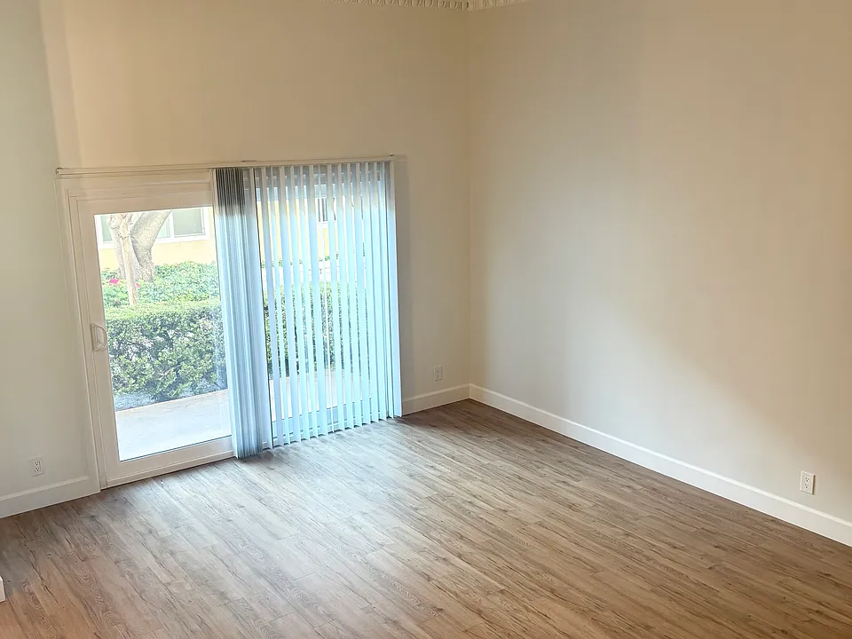 Apollo Apartments