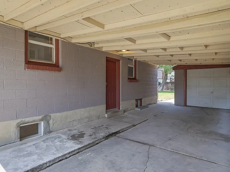 654 W Lennox St — Photo 18