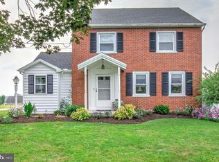 306 Spring Glen Dr, Ephrata, PA 17522