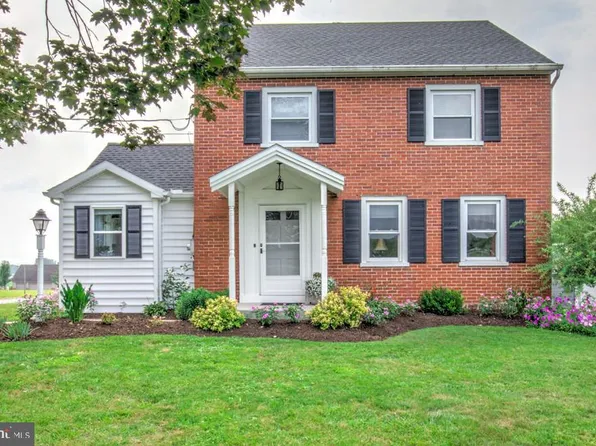 306 Spring Glen Dr, Ephrata, PA 17522