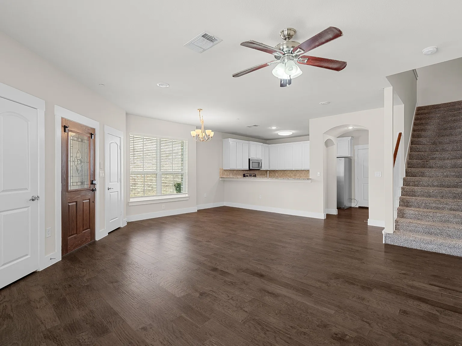 301 Lily Lane - 1 — Photo 3