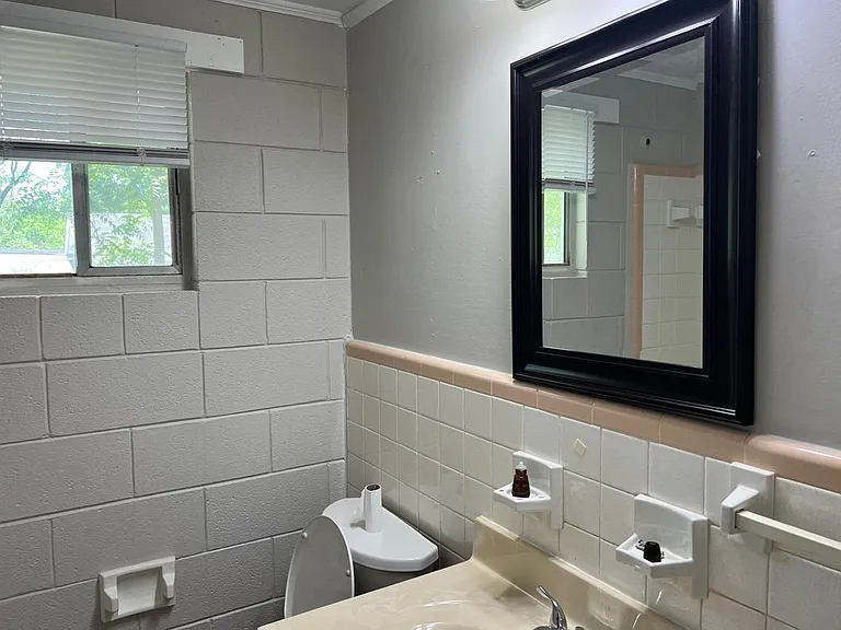 1500 Collegeview Ave #1 — Photo 2