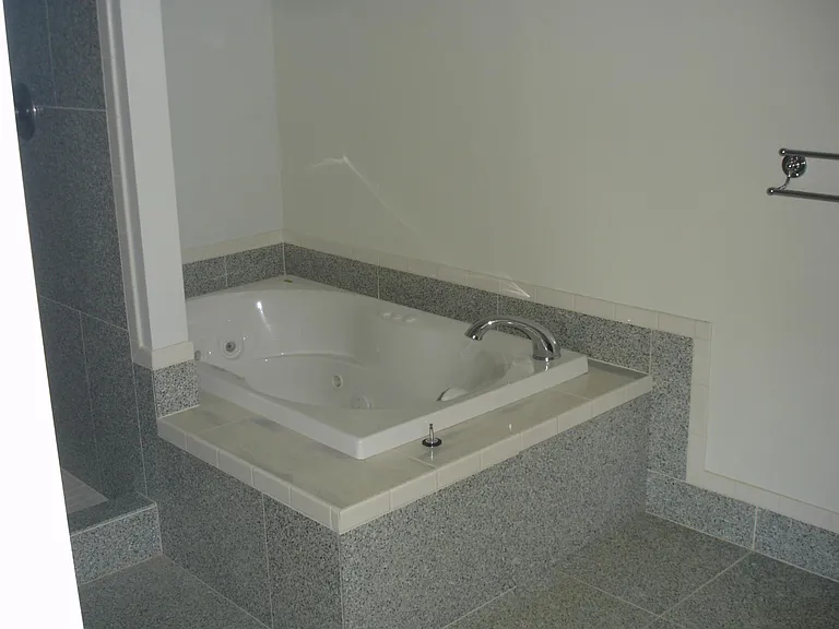 709 Oak St — Photo 6