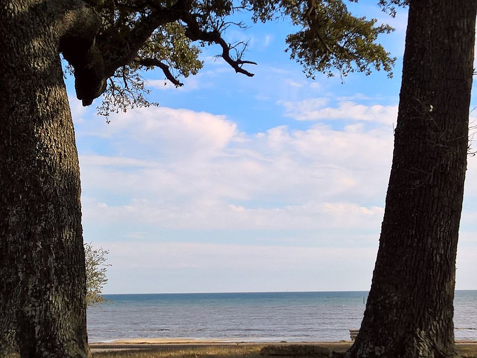 1st image of 1128 Beach Dr