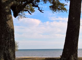 1128 Beach Dr, Gulfport, MS 39507