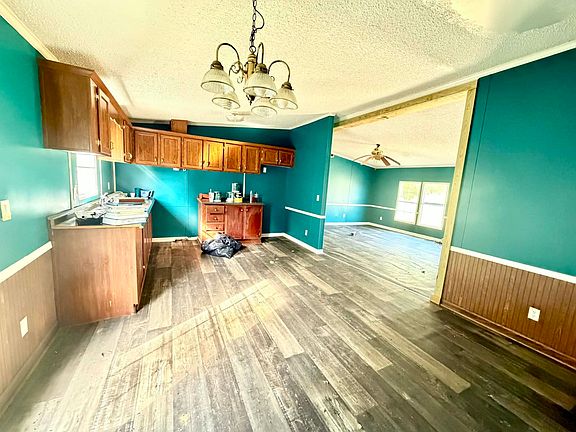 3rd image of 275 Colburn Rd
