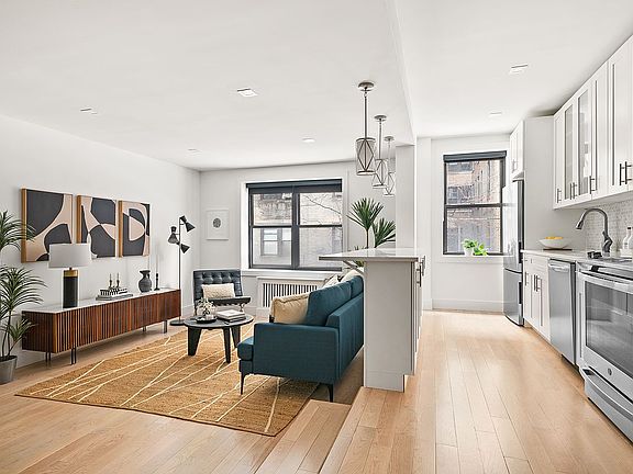 3rd image of 110 W 94th St APT 1E