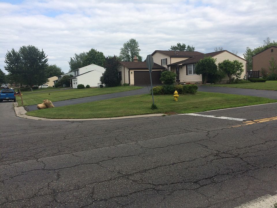 1st image of 6158 Pinion Dr