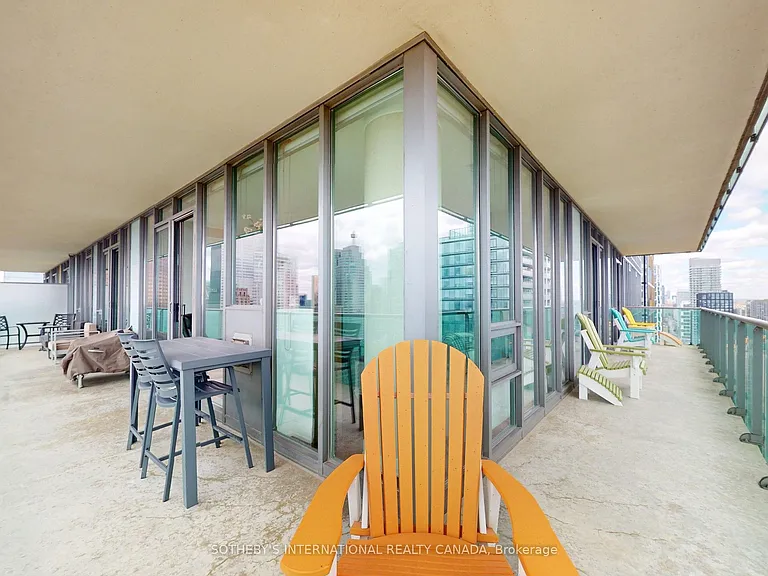 33 Lombard St #4204 — Photo 40