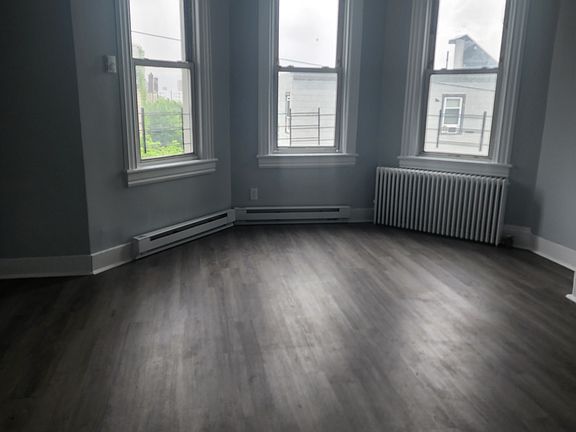 4th image of 8 Riverview Pl APT 5