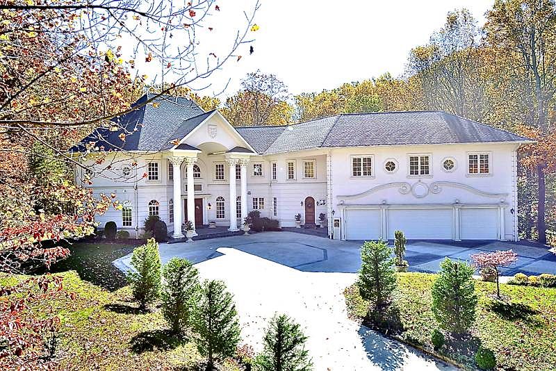1st image of 10409 Chelsea Manors Ct