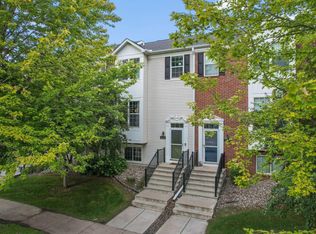 8439 Grove Pl, Shakopee, MN 55379