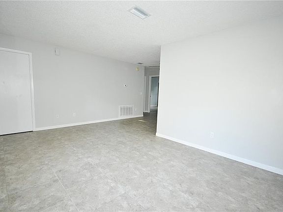 3rd image of 330 Knoll St