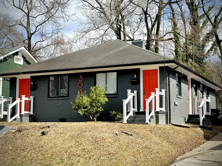 304 N Hyde Park Ave #B — Photo 14
