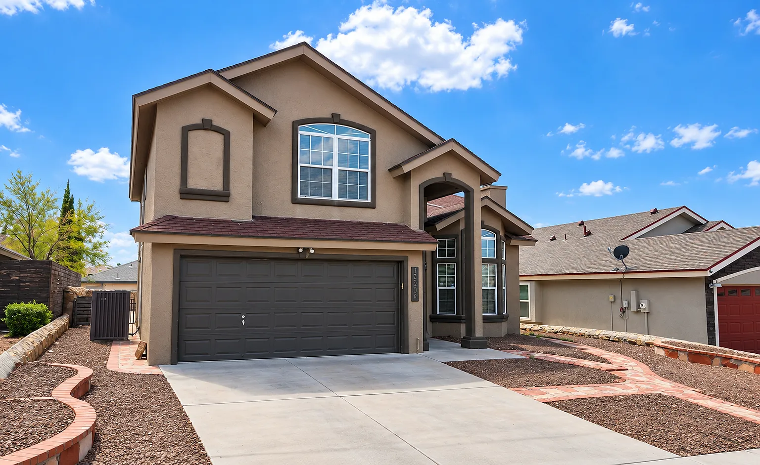 3 bed, 2.5 bath, 2071 sqft, $2,000 — Photo 1