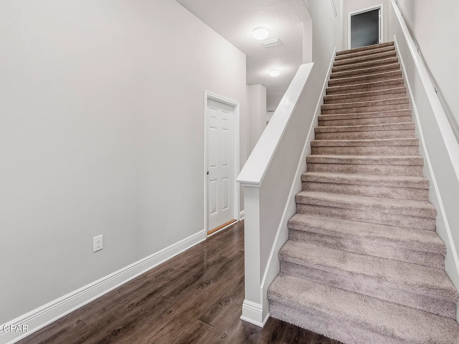 3 bed, 2.5 bath, 2093 sqft, $2,500 — Photo 4