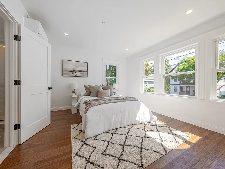 108 Florence St #1 — Photo 8