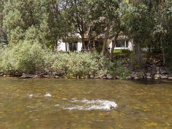 4th image of 180 River Oaks Ln