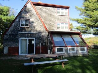 2 Captains Cir, Fall River, MA 02721