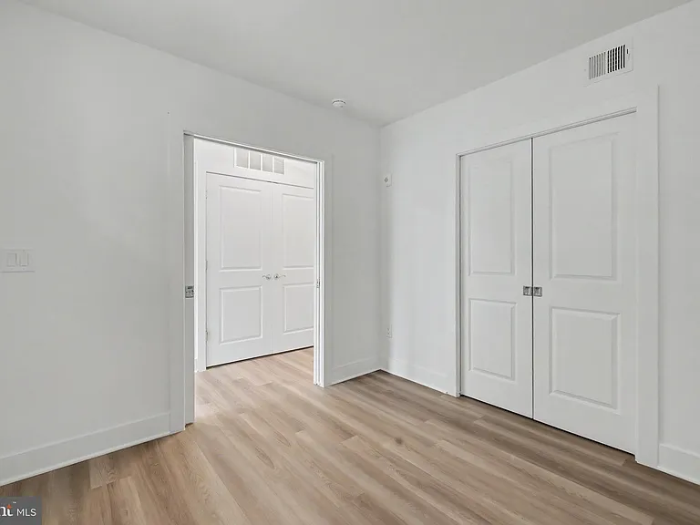701 N Henry St #306 — Photo 40