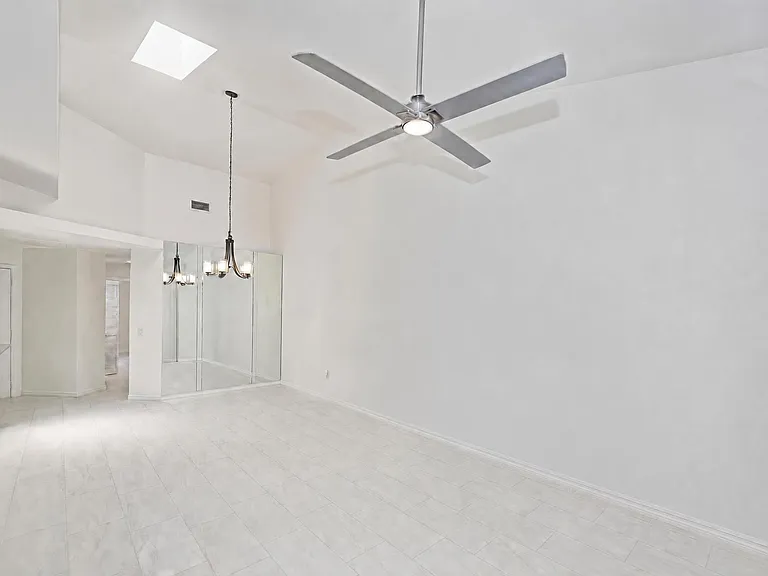 5623 Monte Rosso Rd — Photo 5