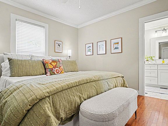 5th image of 1008 Parker St