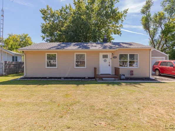 1106 Willow St, Tecumseh, MI 49286