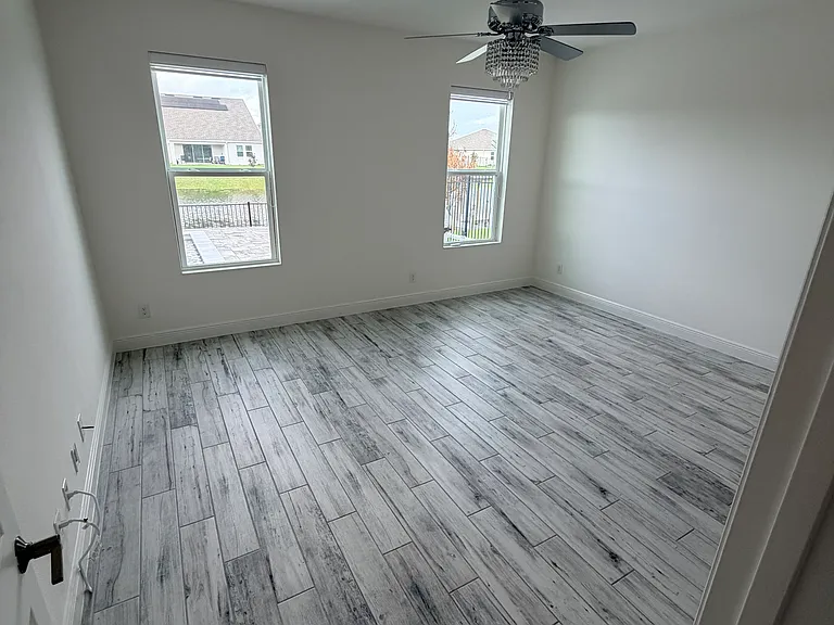 4925 Olivia Ct — Photo 16