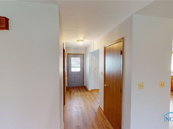 4th image of 35 Northwood Dr