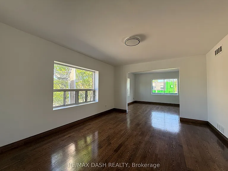 2973 Bloor St W #UPPER — Photo 10